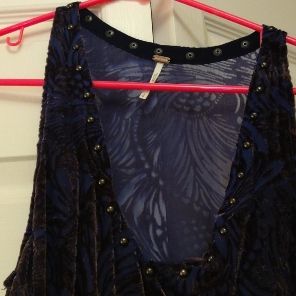 Tunic - Picture 3 of 4